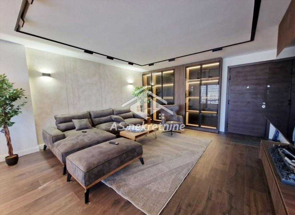 Stan Izdavanje Beograd Kalenić Pijaca 200 m2