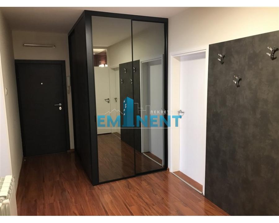 Lokal Izdavanje Beograd Blok 28 82 m2