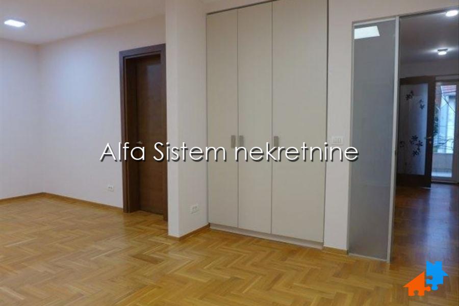 stanovi_izdavanje_BLr56hak9 Kuća Izdavanje Beograd Banovo Brdo 400 m2