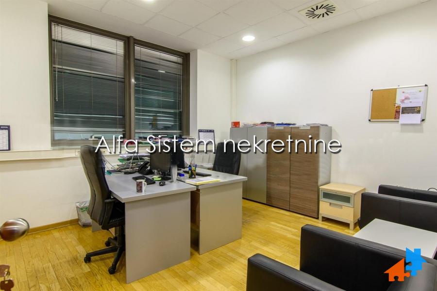 Lokal Izdavanje Beograd Lokal Izdavanje Beograd Bežanijska Kosa 1 335 m2
