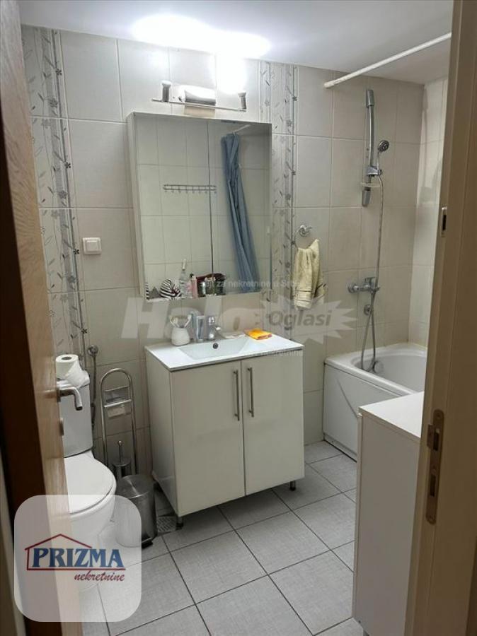 yoaejbrdb7-jedinstvena-prilika-stan-i-lokal-sa-opremom-5425647411301-71816397876 Četvorosoban stan na prodaju, Centar, Paraćin, 60m², 220.000 €