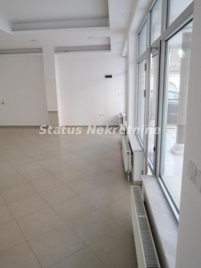 Lokal Prodaja Ruma  330 m2