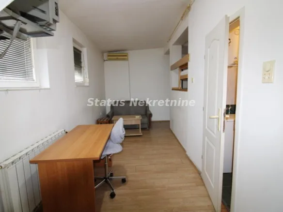 Stan Izdavanje Novi Sad  27 m2