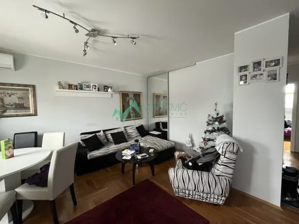 Stan Prodaja Novi Sad  65 m2