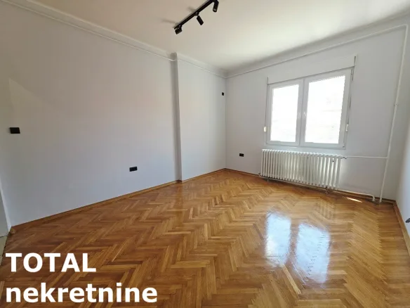 Stan Prodaja Novi Sad  25 m2