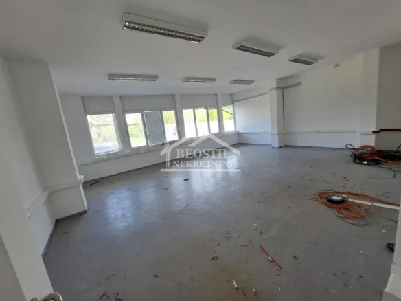Lokal Izdavanje Beograd Batajnica 701 m2