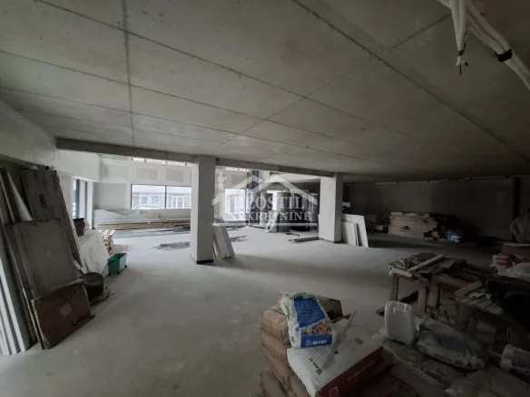 Lokal Prodaja Beograd Banovo Brdo 371.73 m2