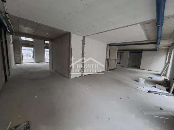 Lokal Prodaja Beograd Banovo Brdo 630 m2