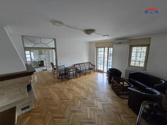 Lokal Izdavanje Novi Sad  220 m2