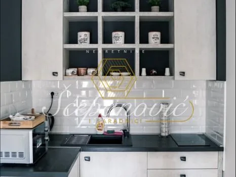 Stan Izdavanje Novi Sad  27 m2