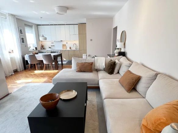 Stan Prodaja Novi Sad Cara Dušana 102 m2