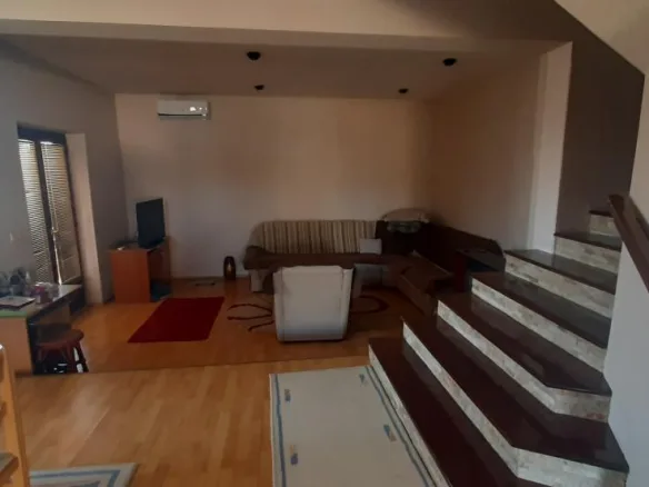 Kuća Prodaja Paraćin  177 m2