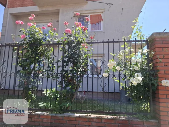 Kuća Prodaja Paraćin  350 m2