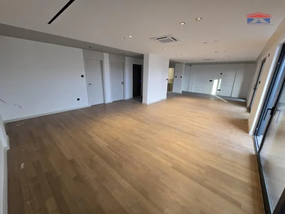 Lokal Izdavanje Novi Sad  221 m2