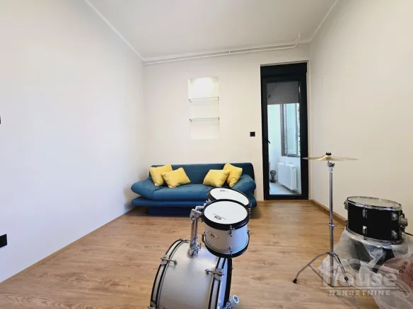 Lokal za izdavanje, Centar, Novi Sad, 100m², 1.300 €/mes