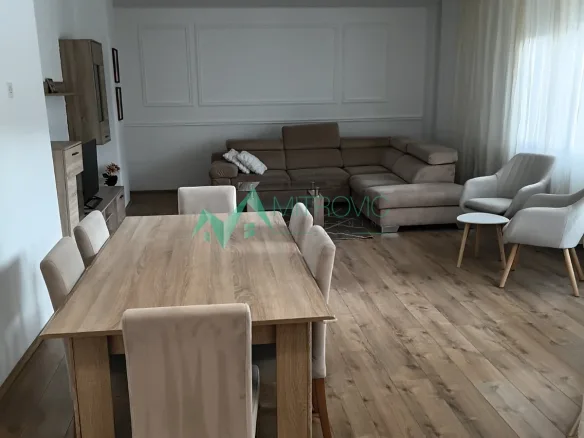 Stan Izdavanje Novi Sad  83 m2