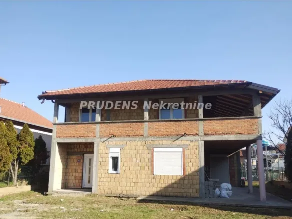 Kuća Prodaja Beograd  281 m2