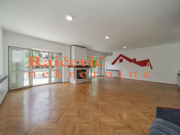 Kuća Izdavanje Beograd  604 m2