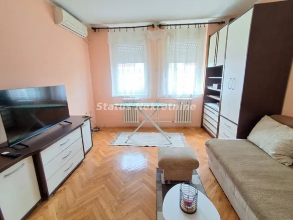 Stan Izdavanje Novi Sad  33 m2