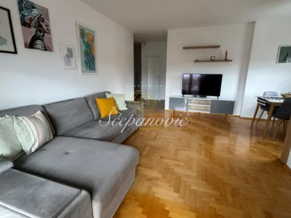 Stan Prodaja Novi Sad  65 m2