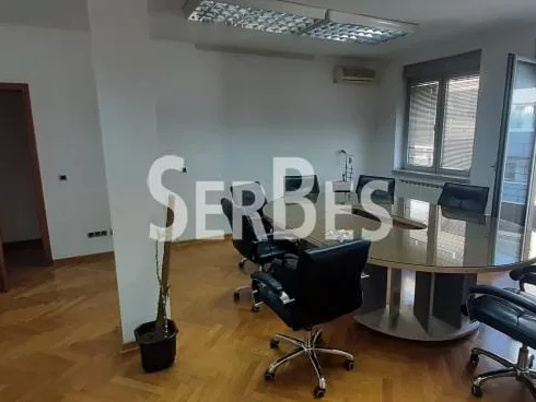 Lokal Izdavanje Novi Sad  117 m2