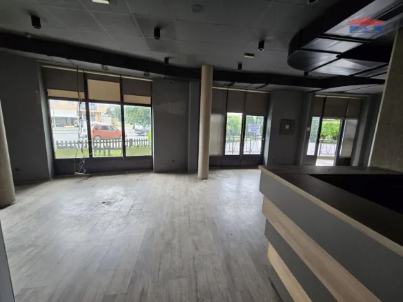 Lokal za izdavanje, Železnička Stanica, Novi Sad, 246m², 2.600 €/mes