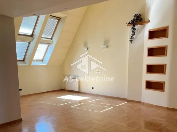 Stan Izdavanje Beograd Kalenić Pijaca 207 m2