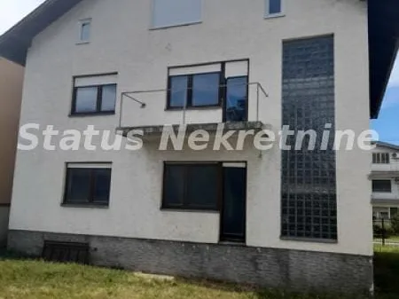 Kuća Prodaja Novi Sad  250 m2