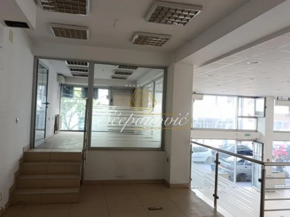 Lokal Prodaja Novi Sad  229 m2