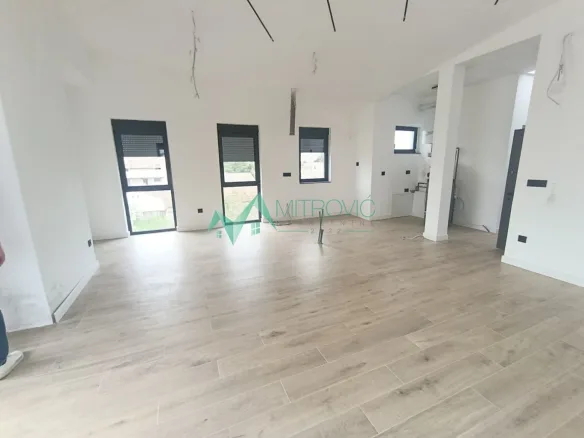 Lokal Prodaja Novi Sad  183 m2