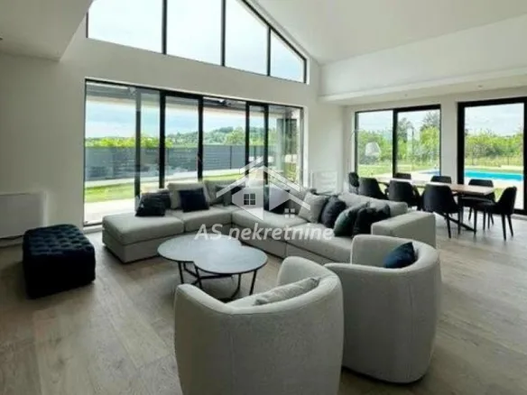 Kuća Prodaja Beograd Vrčin 230 m2