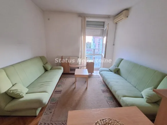 Stan Izdavanje Novi Sad Nova Detelinara 25 m2