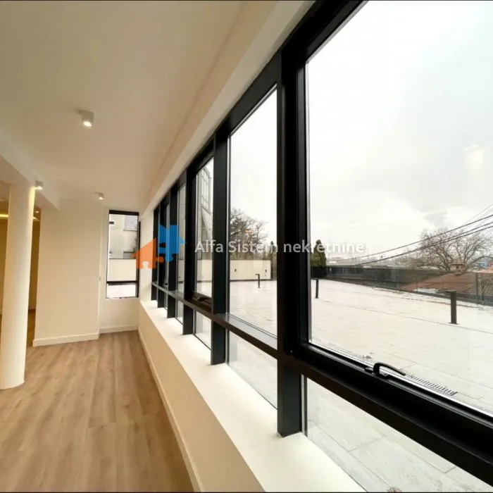 Stan Izdavanje Beograd Senjak 153 m2