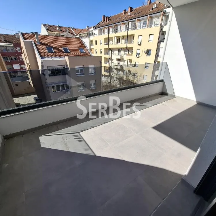 Četvorosoban stan na prodaju, Bulevar Oslobođenja, Novi Sad, 104m², 329.920 €