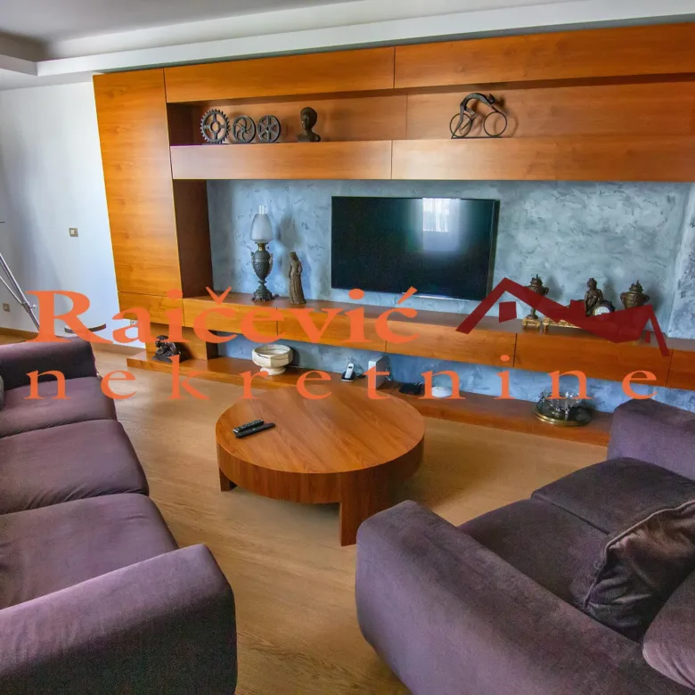 Stan Izdavanje Beograd Hram Svetog Save 189 m2