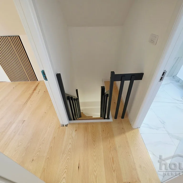 Četvorosoban stan na prodaju, Detelinara, Novi Sad, 99m², 5. sprat, 280.000 €