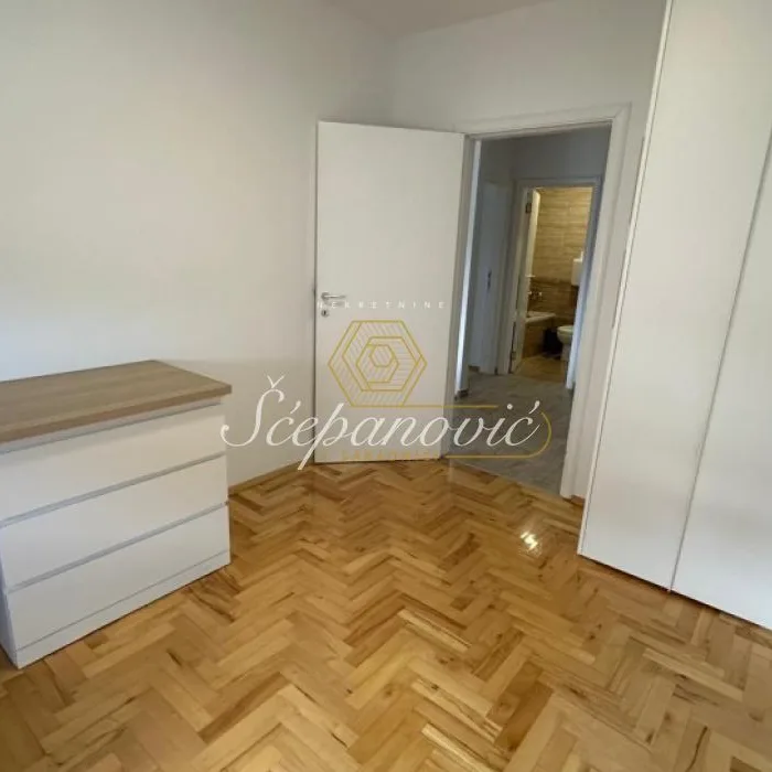 Stan Prodaja Novi Sad  65 m2