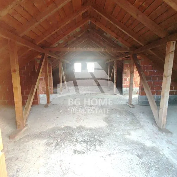 Kuća Prodaja Beograd Ugrinovci 253 m2