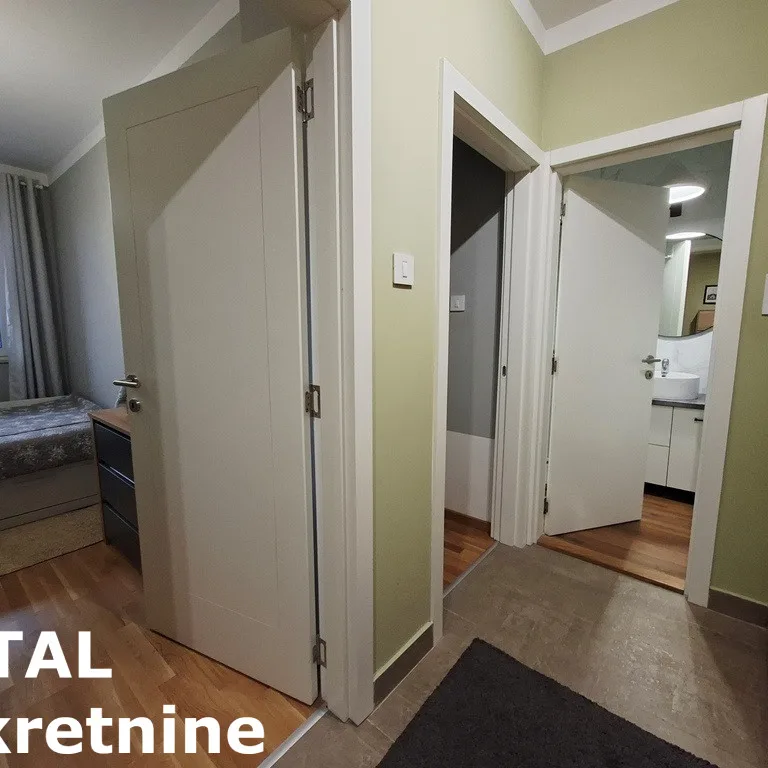 Trosoban stan na prodaju, Avijatičarsko Naselje, Novi Sad, 60m², 3. sprat, 185.900 €