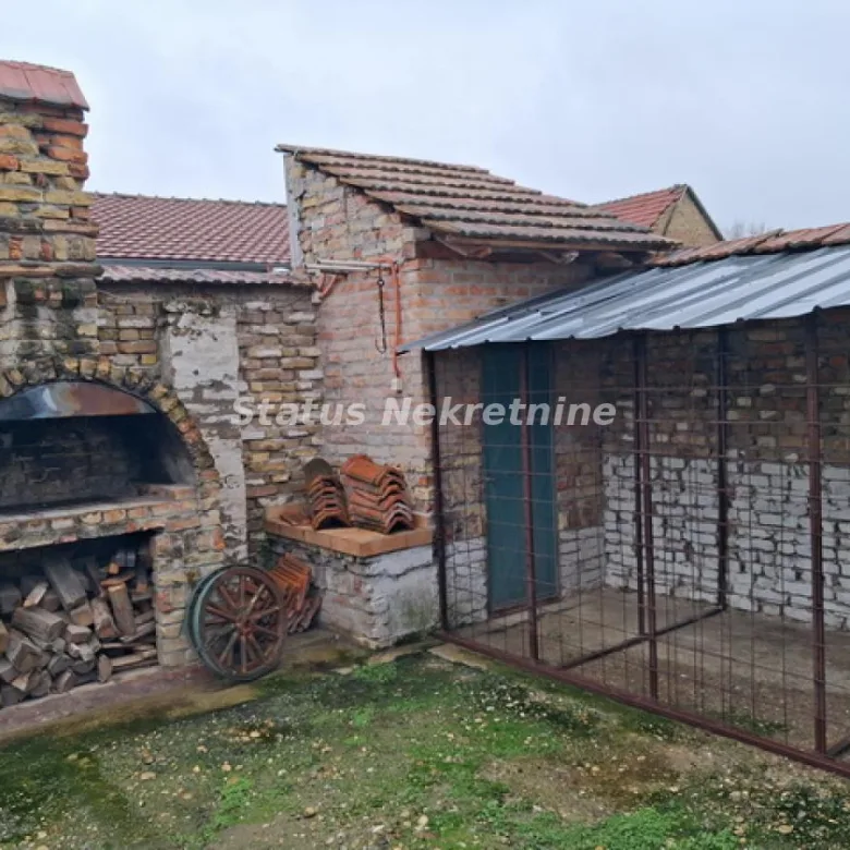 Kuća na prodaju, Futog, Novi Sad, 180m², 216.300 €