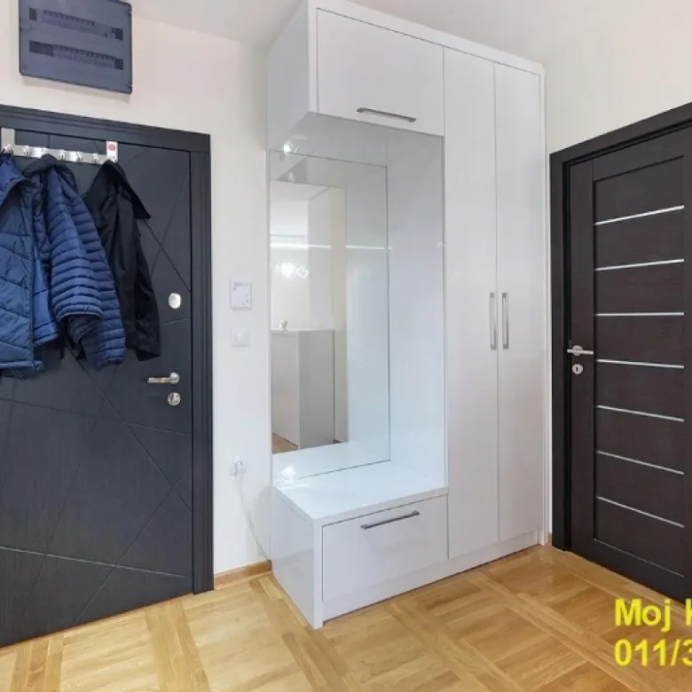 Trosoban stan na prodaju, Slavujev Venac, Beograd, 87m², 261.000 €