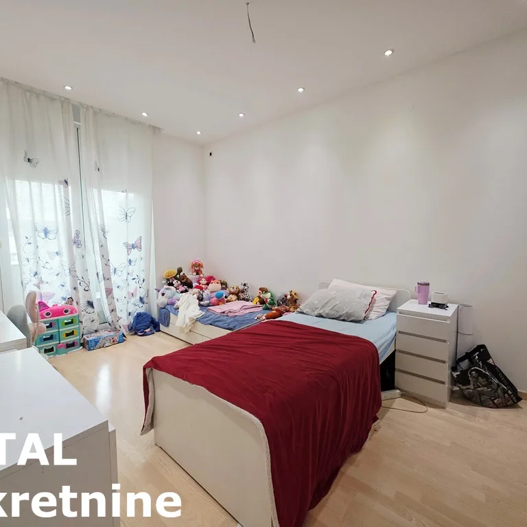 Četvorosoban stan na prodaju, Nova Detelinara, Novi Sad, 97m², 5. sprat, 295.000 €
