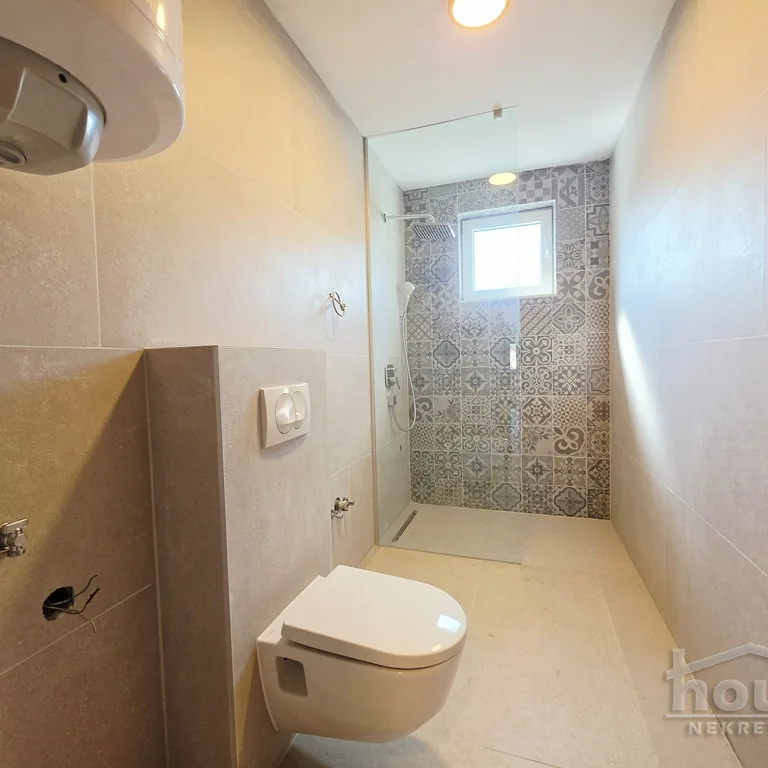 Trosoban stan na prodaju, Sremska Kamenica, Novi Sad, 81m², 3. sprat, 220.000 €