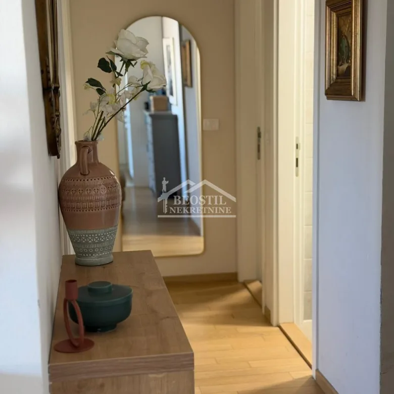 Stan Izdavanje Beograd Cvetkova Pijaca 62 m2
