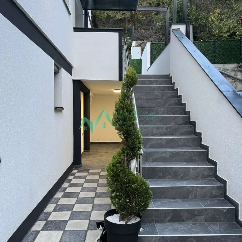 Trosoban stan na prodaju, Sremska Kamenica, Novi Sad, 129m², 186.000 €