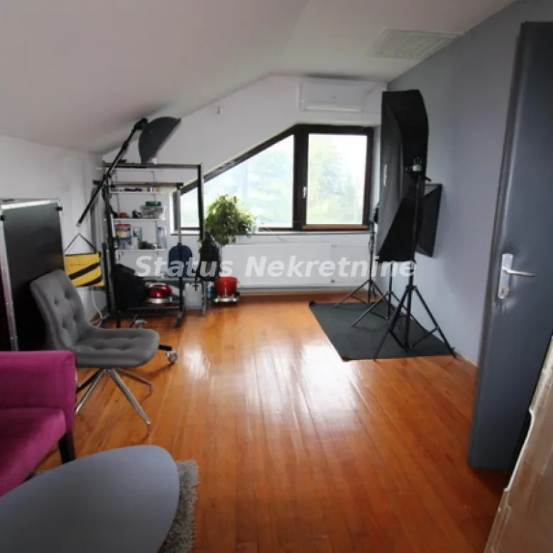 Kuća Prodaja Novi Sad  330 m2