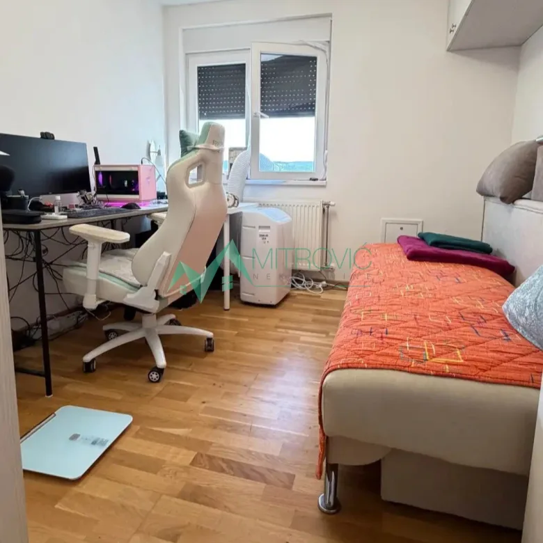 Stan Prodaja Novi Sad  76 m2