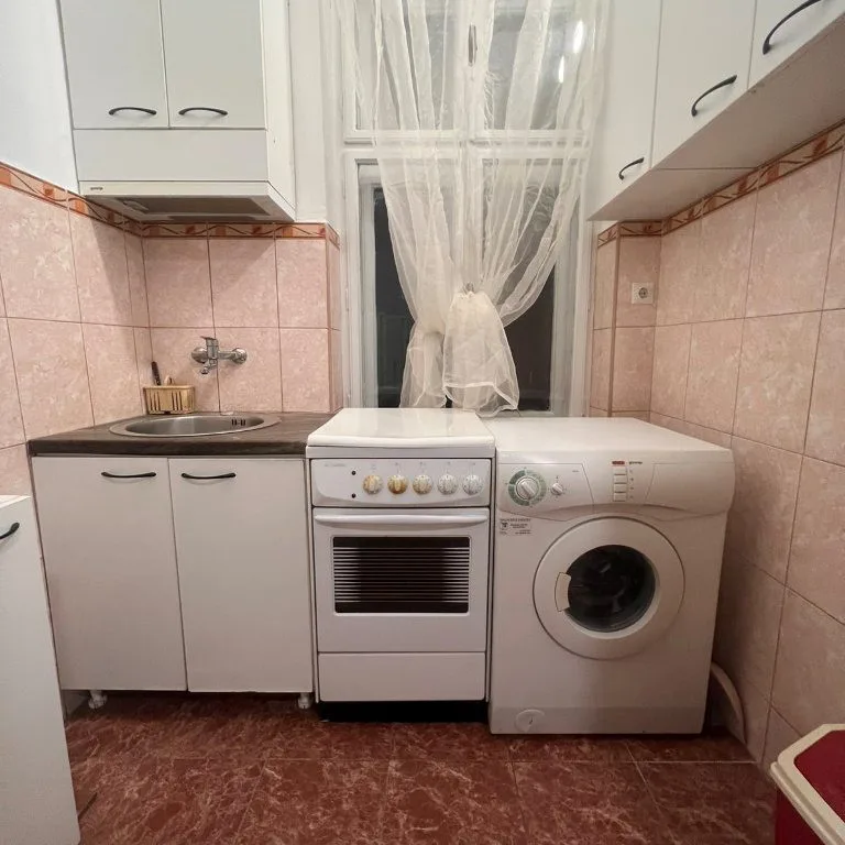 Stan Izdavanje Novi Sad  33 m2