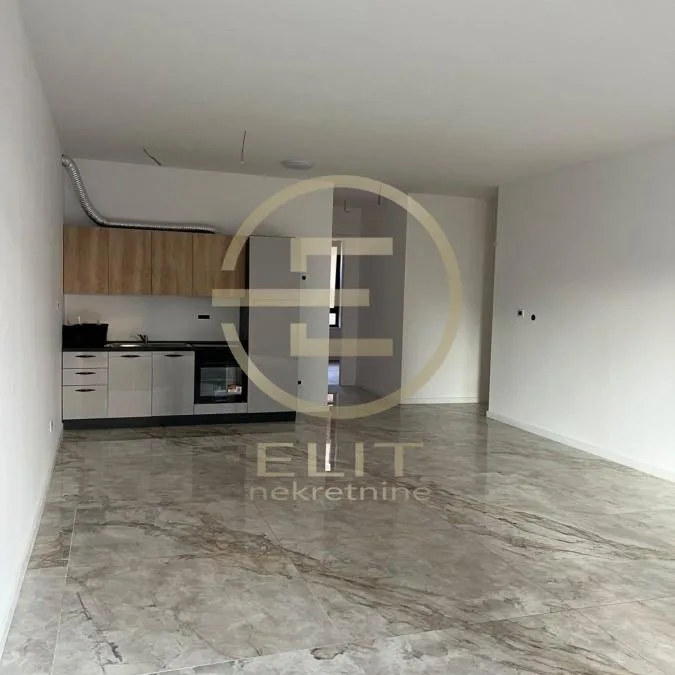 Lokal Izdavanje Novi Sad  112 m2