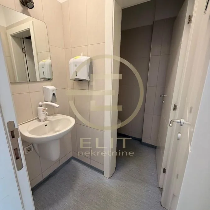 Lokal za izdavanje, Socijalno, Novi Sad, 150m², 2.500 €/mes